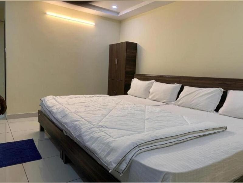 Oyo Flagship 80855 Hotel R Grand Vijayawāda Eksteriør bilde