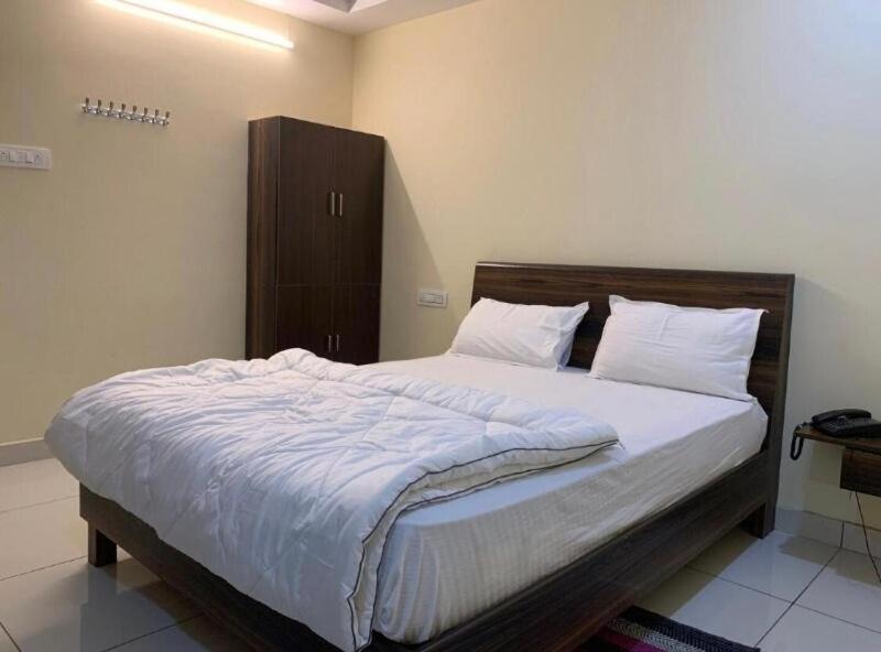 Oyo Flagship 80855 Hotel R Grand Vijayawāda Eksteriør bilde