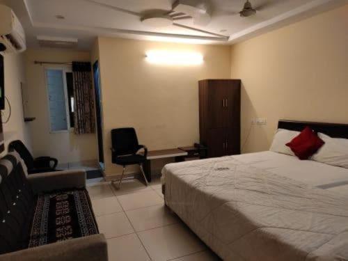 Oyo Flagship 80855 Hotel R Grand Vijayawāda Eksteriør bilde
