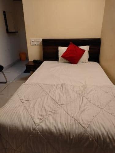 Oyo Flagship 80855 Hotel R Grand Vijayawāda Eksteriør bilde